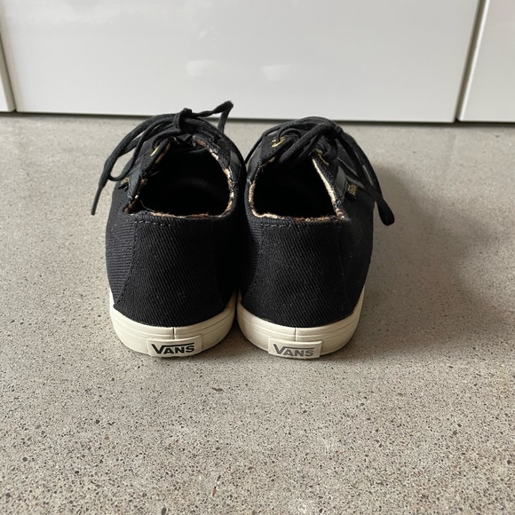 NEW Vans Dixie Twill Sneakers - Picture 2 of 5